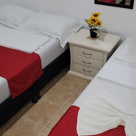 Hostal Villa Del Rio Las Brisas 비야비에하 외부 사진